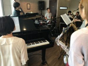 ジャズピアノアドリブ解説と実例4: 9784844860501: Amazon.com